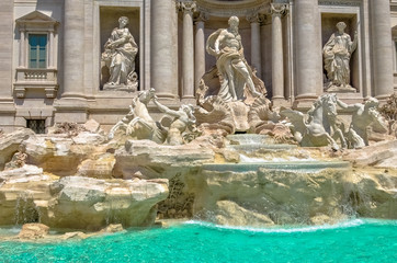 Fototapeta na wymiar fountain d Trevi in Rome Italy
