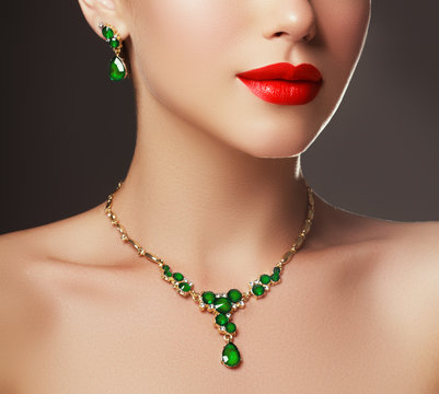 Accessorize Beautiful Necklace 