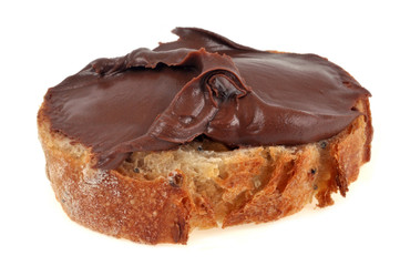 Pâte à tartiner au chocolat sur une tartine