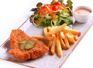 Salads, fish, breaded, fried potato chips with sauce
