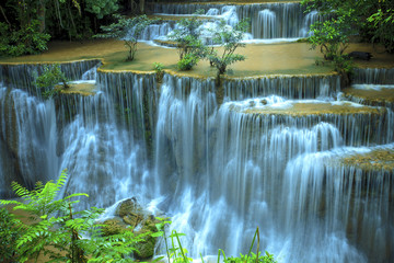 Fototapeta na wymiar hauy mae kamin water falls in deep forest national park kanchana