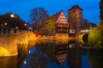 Obraz premium Old town of Nuremberg at night, Germany