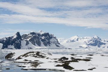 Fototapeta na wymiar Antarctic Mountains and Ice