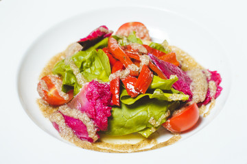 Salad with dried tomatoes