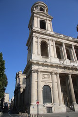 Fototapeta na wymiar Paris - Place St SULPICE Août 2016 