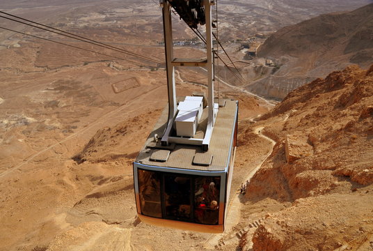 Seilbahn zum Hochplateau mit der Festung Masada