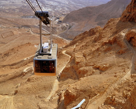 Seilbahn zum Hochplateau mit der Festung Masada