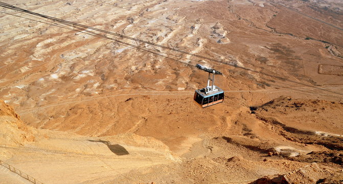 Seilbahn zum Hochplateau mit der Festung Masada