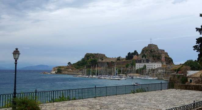 Corf&uacute;