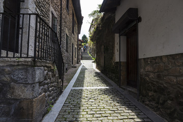 Fototapeta na wymiar Street of San Vicente de la Barquera, Spain