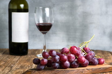 wine grapes on wood teble