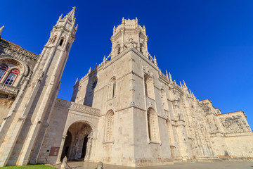 Fototapeta na wymiar Mosteiro dos Jerónimos em Lisboa