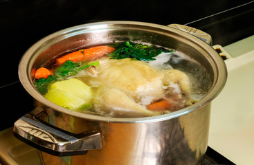I make chicken broth in a pot,