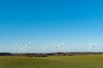 Verspargelung der Landschaft mit Windmühlen
