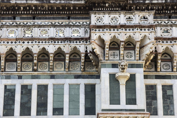 Obraz premium architectural decor and dome of the Cathedral Santa Maria del Fiore in Florence, Italy. 