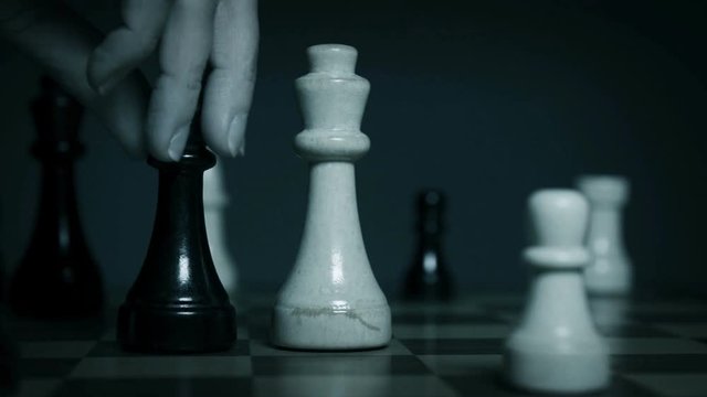 chess queen hit king 