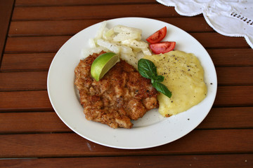 oeganisch, lifestyle,  schnitzel, kartoffelpüree, kohlrabi, gemüse, urban, 
