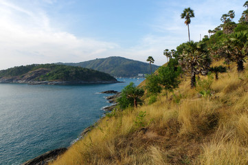 Obraz premium View to Yanui Beach and Koh Kaeo Noi on Phuket island, Andaman Sea in South Thailand.