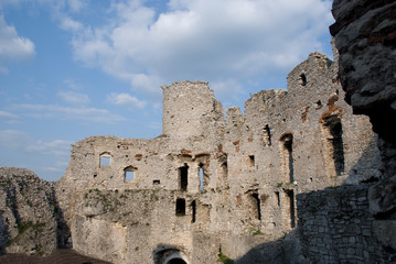 Zamek w Ogrodzieńcu (Polska). Jura krakowsko-częstochowska. © Kana