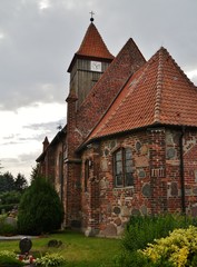 Fototapeta na wymiar St.-Katharinen-Kirche in Middelhagen auf Rügen