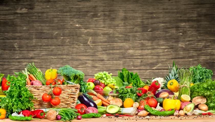 Gordijnen Organic vegetables and fruits © grinny