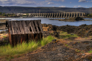 The Dalles Dam and Native American Drying Hut