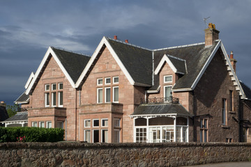 Fototapeta na wymiar cottage house in inverness