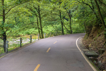 Obraz premium road curves in Tianmen mountain national park, Hunan province, C