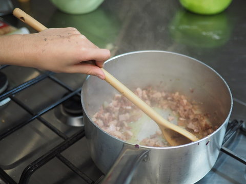 preparazione del rag&ugrave;