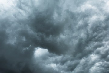 Obraz premium Dark cloud and thunderstorm high contrast