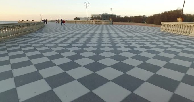 Livorno, differenti inquadrature della terrazza Mascagni. Riprese con steady camera. 