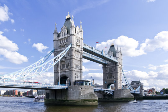 tower bridge london uk