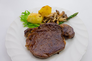 牛フィレ肉のステーキ