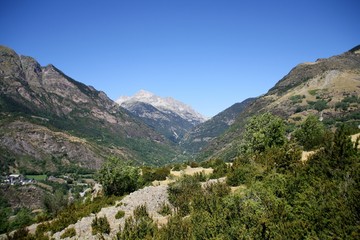 Fototapeta na wymiar Val de Boi Catalan Pyrenees from Durro