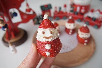 Cute Little Ichigo Strawberry and Cream Santa Claus - a healthy Christmas Treat