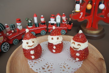 Cute Little Ichigo Strawberry and Cream Santa Claus - a healthy Christmas Treat
