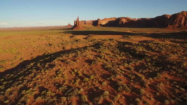 Monumen Valley Aerial Totem Pole 01 Sunset