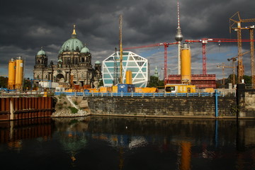 Berlin, Dom mit Baustelle © Fotowada