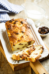 Cottage cheese bake with raisins