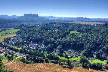 Fototapeta na wymiar Blick über die sachsische Schweiz