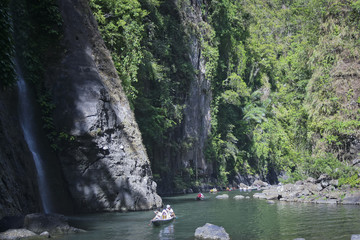 pagsanjan river trip to the falls in laguna