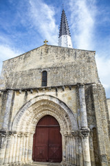 Fototapeta na wymiar Village of Ars en Re with Saint-Etienne church, Ile de Re, France