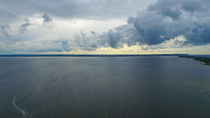 chmury nad zatoką © Piotr