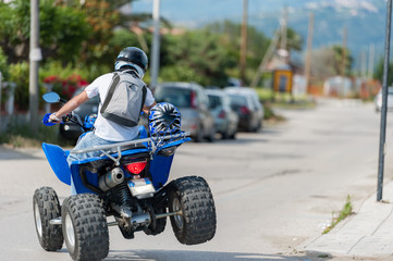Sportliches Fahren mit einem Quad