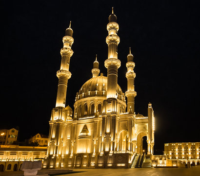 The new Heydar Mosque in Baku, Azerbeijan.