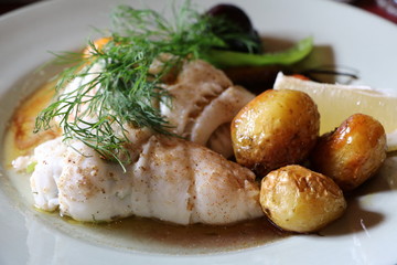 Pikeperch fillet with potatoes