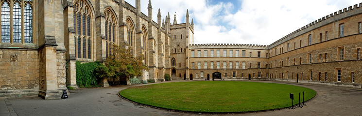 Fototapeta na wymiar New College Courtyard, Oxford, UK