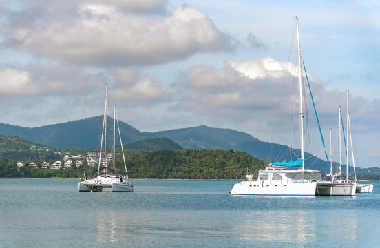 Fototapeta Beautiful seascape with white yacht sailing in the Sea.