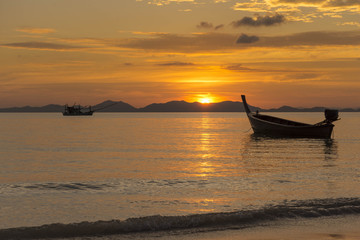 Fototapeta na wymiar Sea, Boat, Sunset