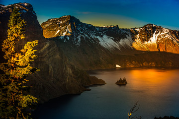 Phantom Ship Island Crater Lake © Krzysztof Wiktor